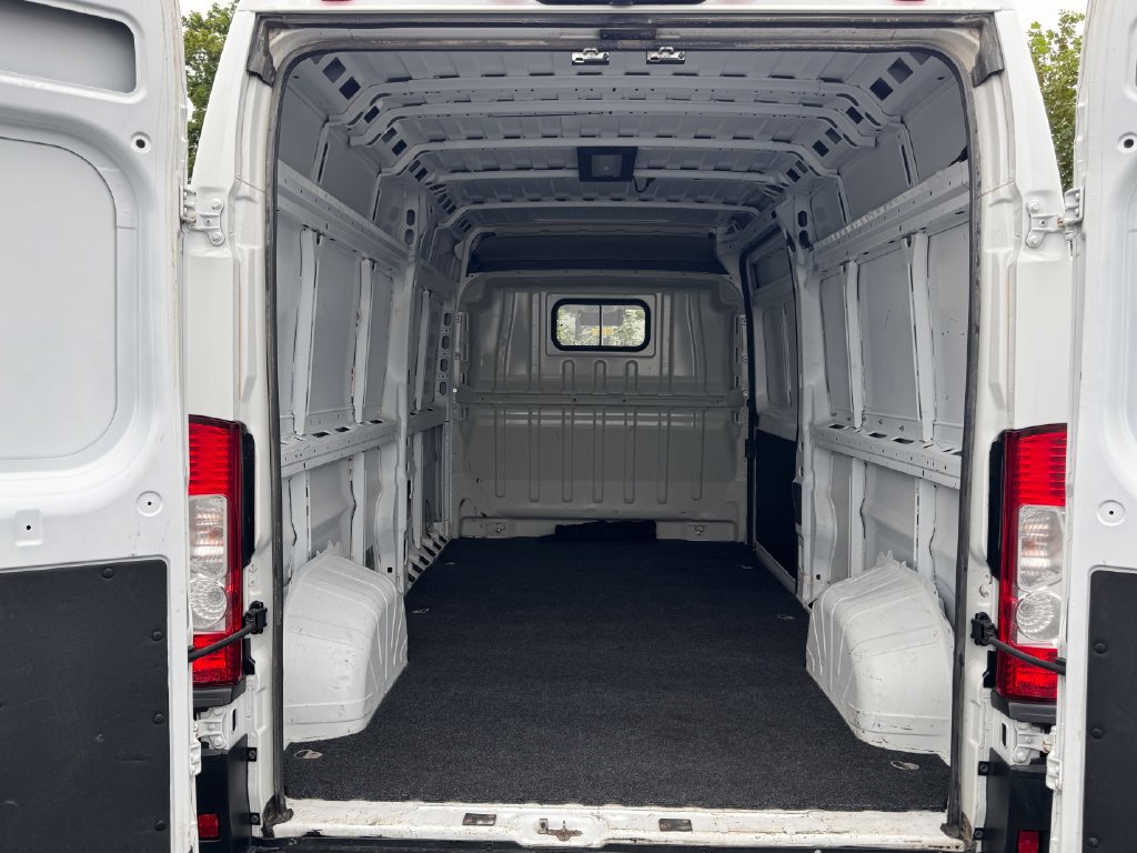 Used 2024 RAM ProMaster 2500 w/ Convenience Group FWD image 16