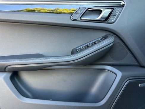 New 2026 Porsche Macan AWD/4WD image 12