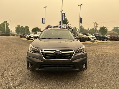 Used 2022 Subaru Outback Premium AWD/4WD image 9