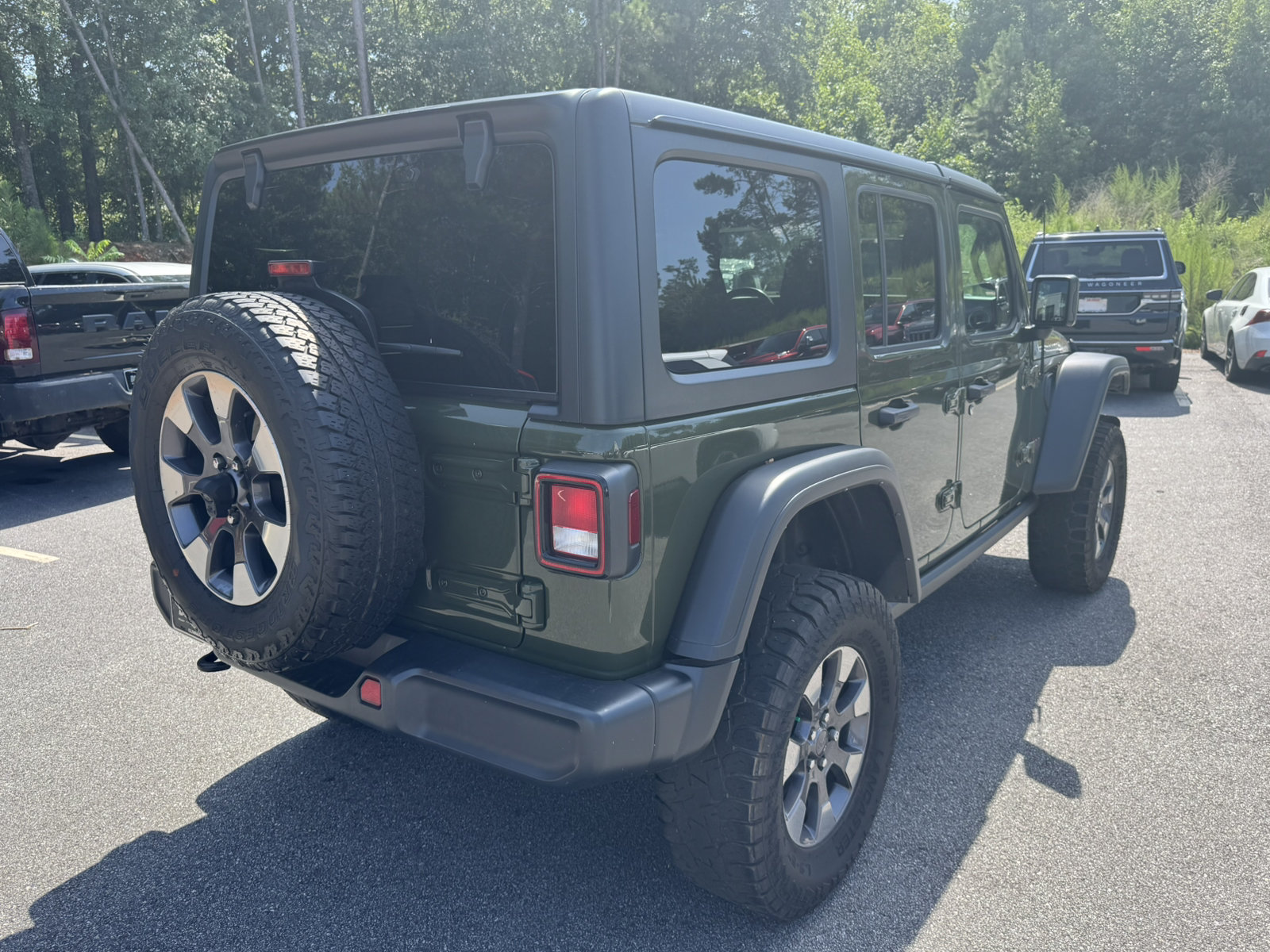 Used 2022 Jeep Wrangler Unlimited Rubicon AWD/4WD image 5