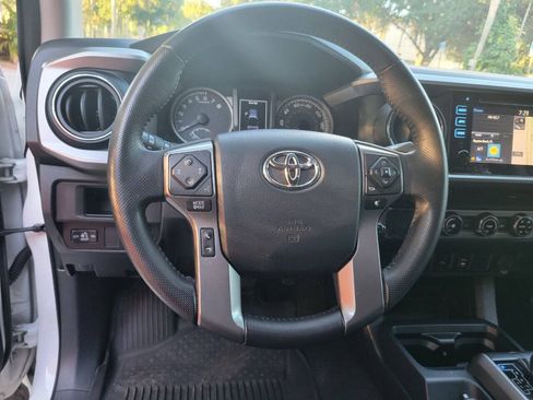 Used 2017 Toyota Tacoma SR5 w/ Tow Package RWD image 26