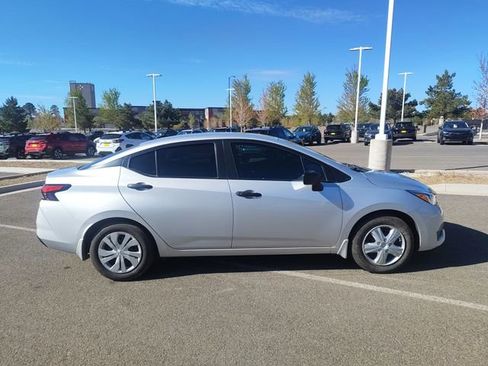 Used 2023 Nissan Versa S FWD image 2