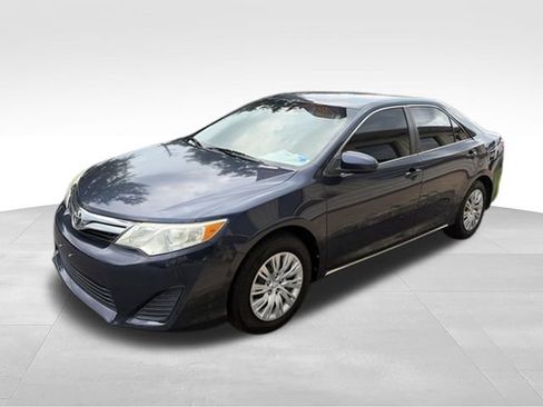 Used 2014 Toyota Camry LE FWD image 31