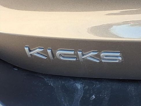Used 2025 Nissan Kicks SV image 10