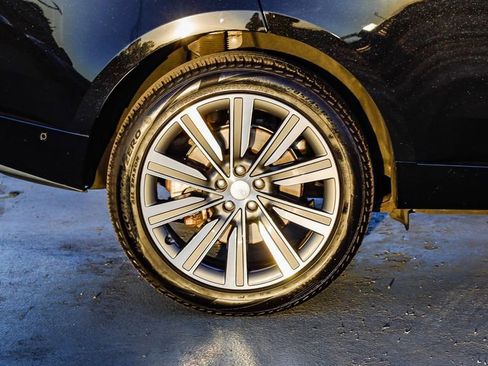 Used 2023 Land Rover Range Rover SE image 12