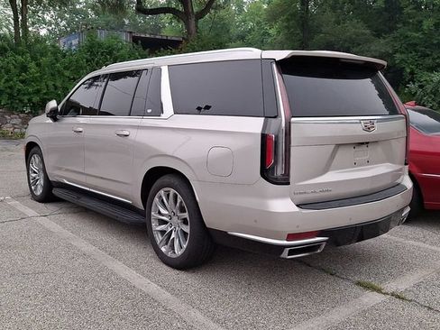 Used 2021 Cadillac Escalade ESV Premium Luxury w/ Driver Assist Tech Package AWD/4WD image 4