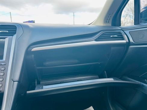 Used 2018 Ford Fusion Titanium image 41