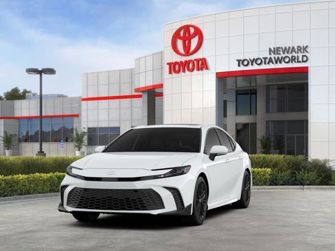 New 2026 Toyota Camry SE FWD image 3