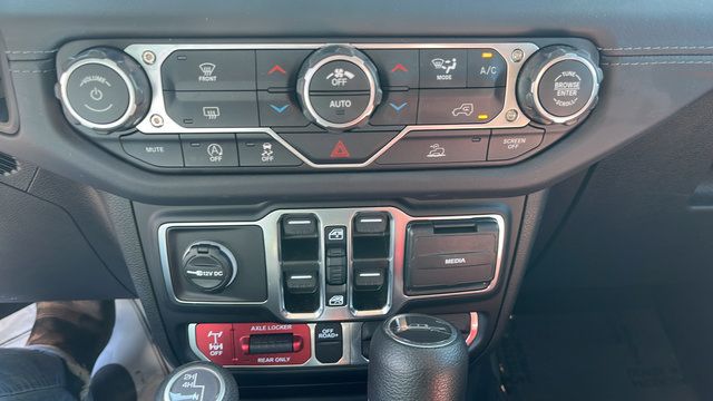 Used 2026 Jeep Gladiator Mojave AWD/4WD image 16
