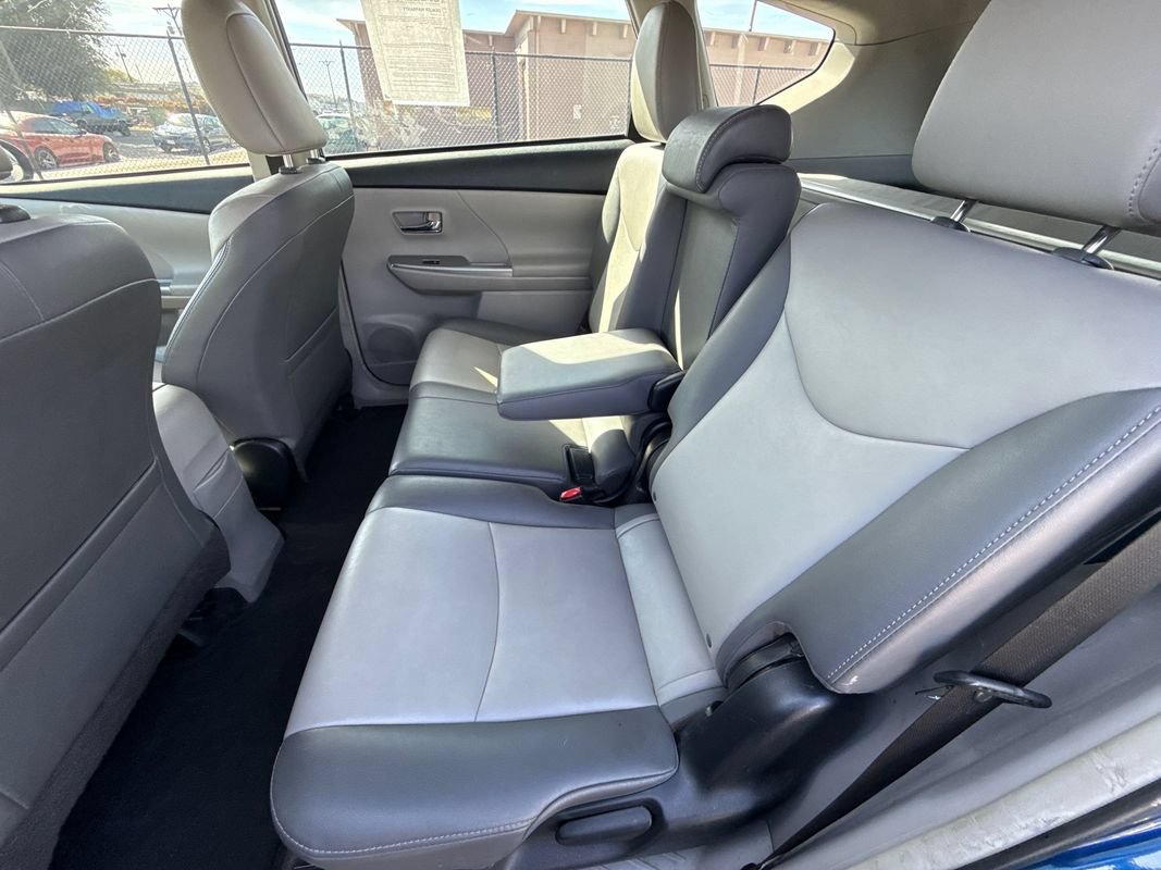 Used 2017 Toyota Prius V Five FWD image 11