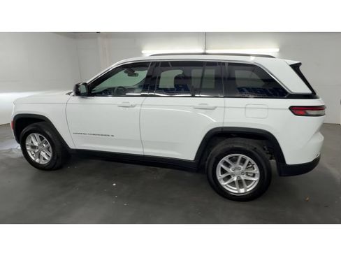 Used 2025 Jeep Grand Cherokee Laredo X w/ Luxury Tech Group I AWD/4WD image 6