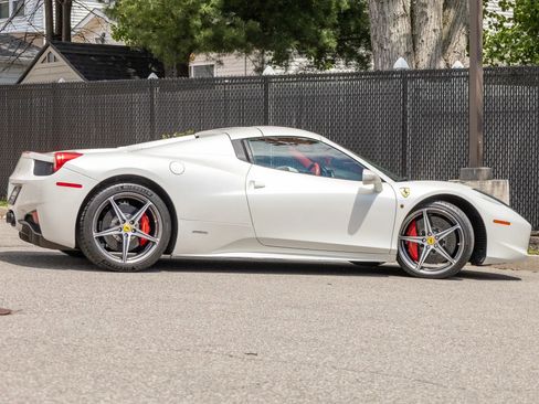 Used 2012 Ferrari 458 Spider RWD image 42