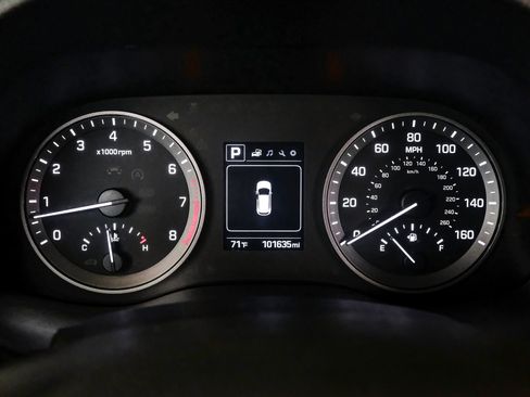 Used 2017 Hyundai Tucson Sport image 18