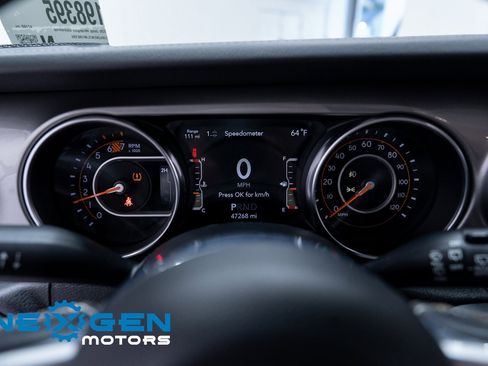 Used 2020 Jeep Wrangler Unlimited Sahara image 8