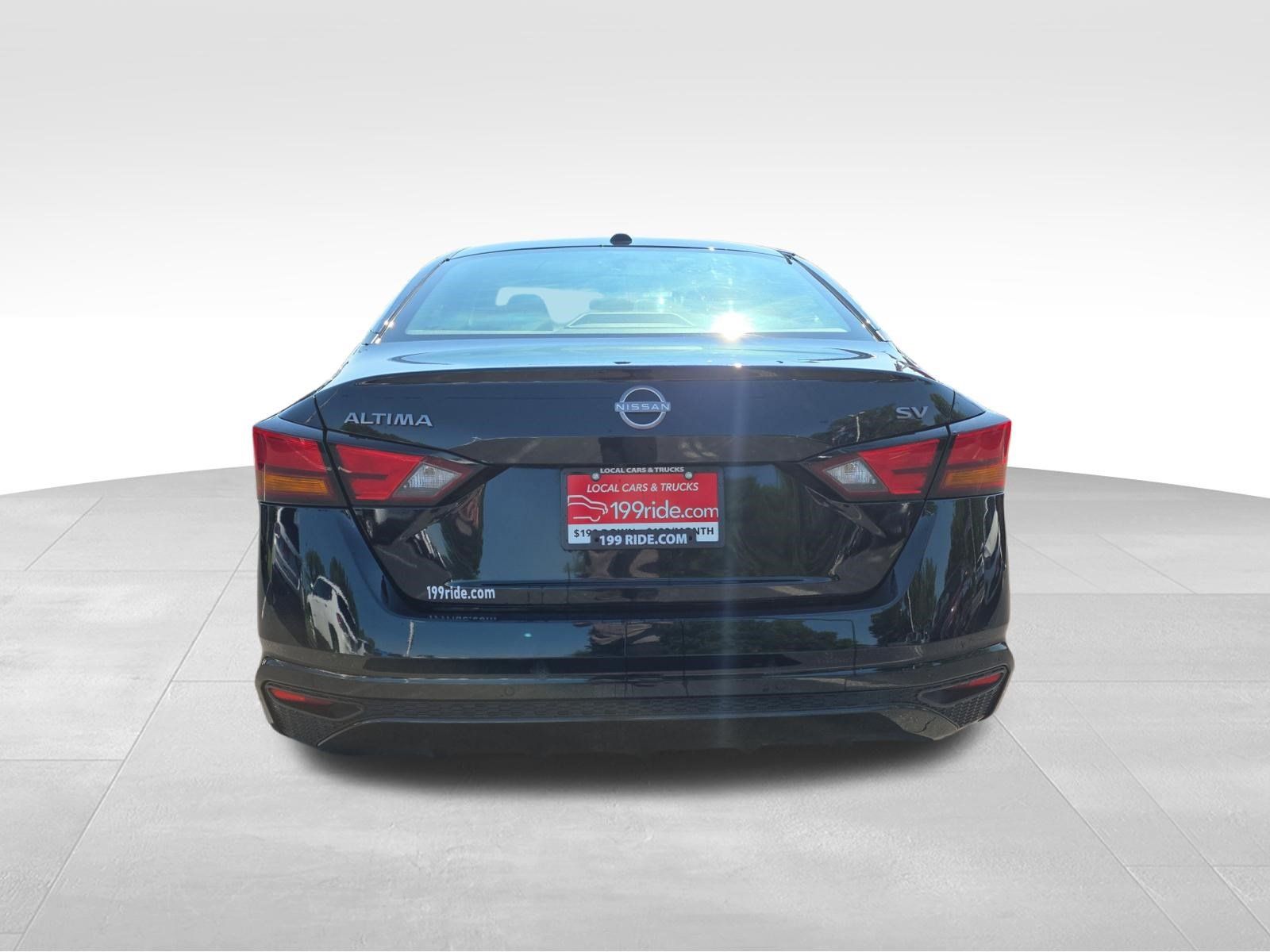 Used 2024 Nissan Altima 2.5 SV FWD image 6