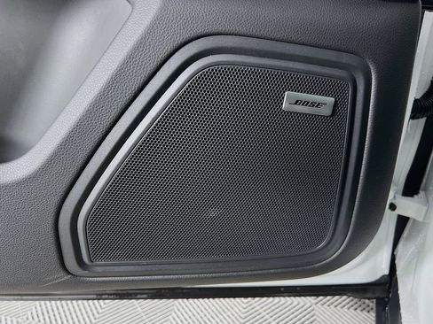 New 2026 Porsche Macan Base image 21