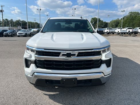 Used 2023 Chevrolet Silverado 1500 LT AWD/4WD image 2