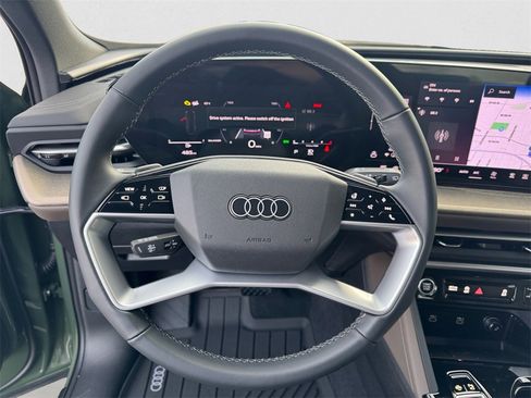 Used 2025 Audi Q5 Premium Plus w/ Premium Plus image 11