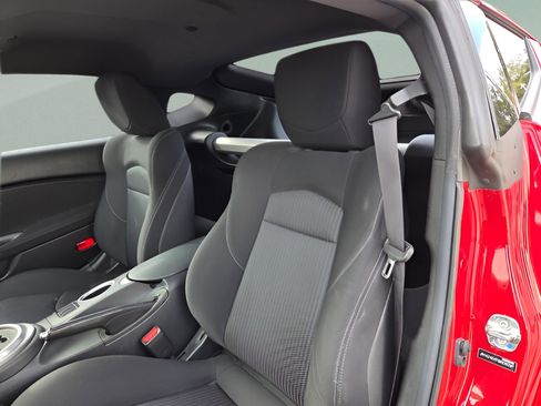 Used 2016 Nissan 370Z w/ Sport Package image 7