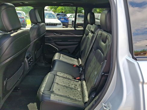 Used 2024 Jeep Grand Cherokee Limited 4xe AWD/4WD image 10