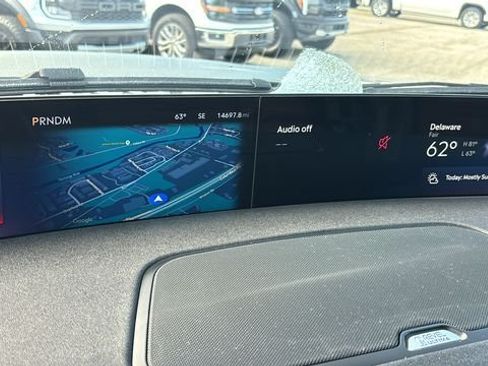 Used 2025 Lincoln Navigator Reserve AWD/4WD image 16
