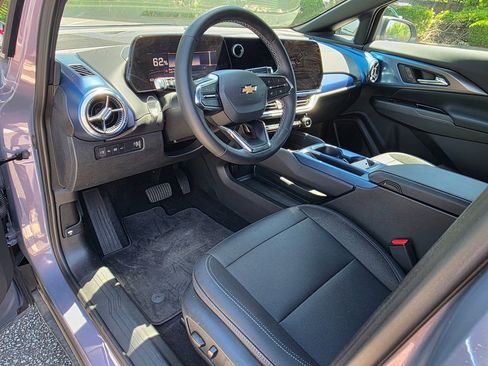 Used 2025 Chevrolet Equinox EV LT w/ Convenience Package FWD image 11