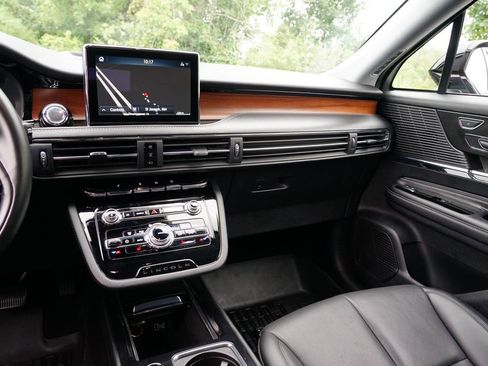 Used 2022 Lincoln Corsair Reserve image 22