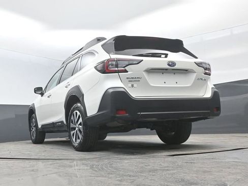 Used 2025 Subaru Outback Premium image 19