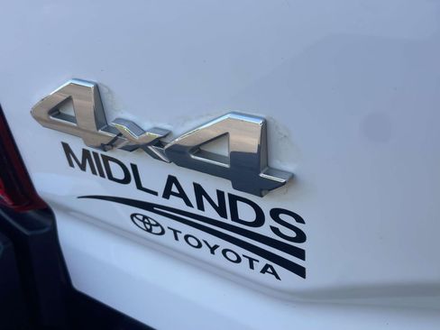 Used 2022 Toyota Tacoma SR AWD/4WD image 8