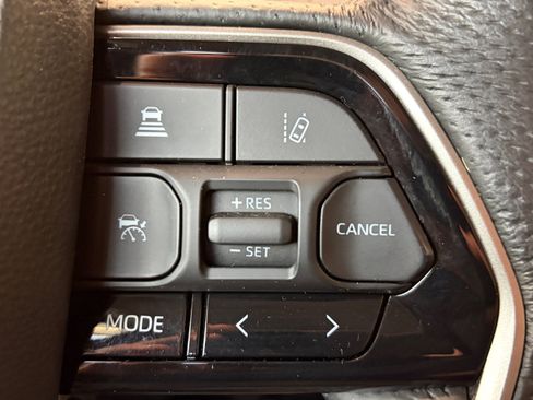 Used 2024 Toyota Tundra Limited AWD/4WD image 18