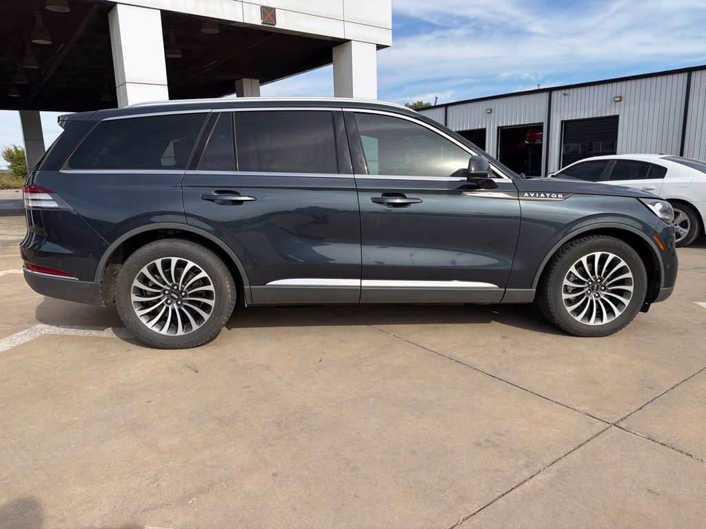 Used 2022 Lincoln Aviator Reserve w/ Class IV Trailer Tow Package RWD image 2