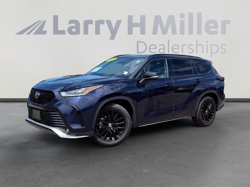 Certified 2025 Toyota Highlander XSE AWD/4WD image 1