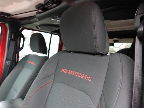 Used 2021 Jeep Wrangler Unlimited Rubicon w/ Dual Top Group AWD/4WD image 24