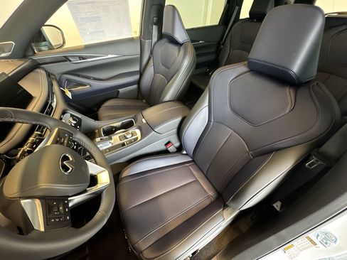 New 2026 INFINITI QX60 Sport w/ Dark Cargo Package image 11