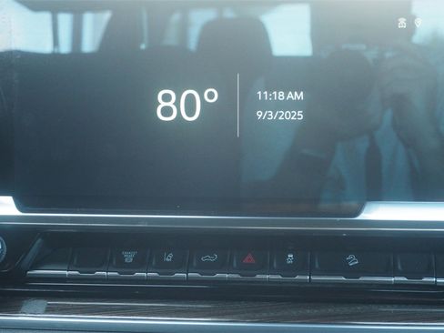 Used 2024 Chevrolet Silverado 2500 LT image 18