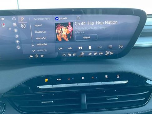 Used 2025 Buick Enclave Preferred image 22