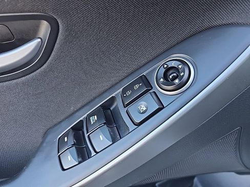 Used 2017 Hyundai Elantra GT image 22