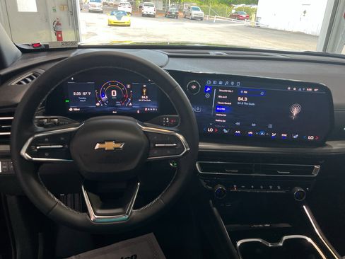 New 2026 Chevrolet Traverse LT w/ Driver Confidence Package FWD image 18