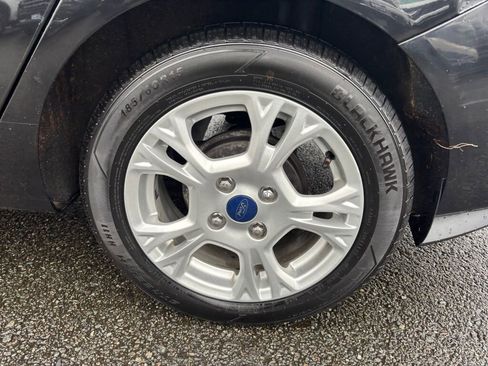 Used 2015 Ford Fiesta SE w/ Comfort Package image 9