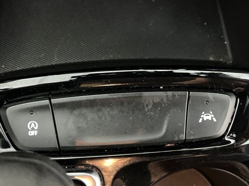 Used 2025 Chevrolet Trax LT w/ LT Convenience Package image 45