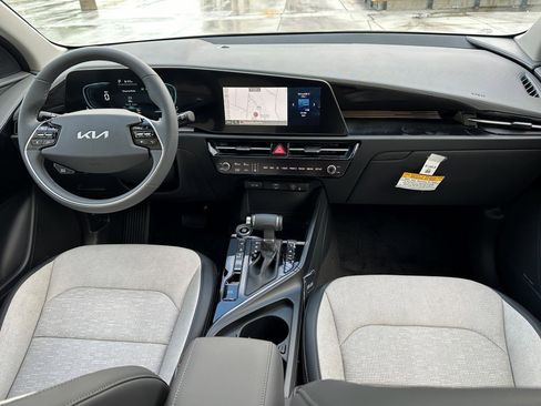 New 2025 Kia Niro SX image 15