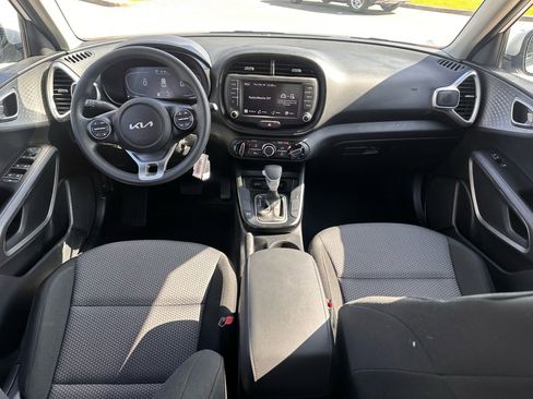 Used 2025 Kia Soul LX image 15