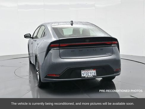 Used 2025 Toyota Prius XLE image 8