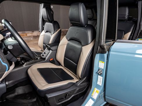 Used 2023 Ford Bronco Wildtrak image 31