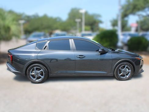 Used 2025 Kia K4 FWD image 5