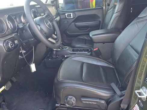 Used 2023 Jeep Gladiator Willys image 5