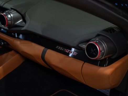 Used 2021 Ferrari 812 GTS RWD image 27