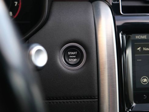 Used 2019 Land Rover Discovery HSE image 38