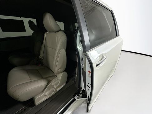 Used 2020 Toyota Sienna XLE FWD image 26
