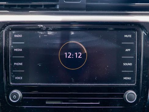 Used 2021 Volkswagen Passat 2.0T S FWD image 14